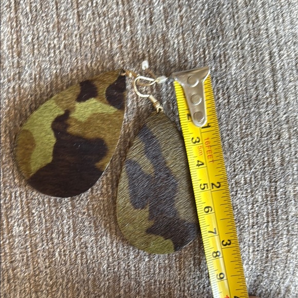 Camouflage Teardrop Earrings, NWOT, 3”dangle, slick fur-like leather - Picture 2 of 7